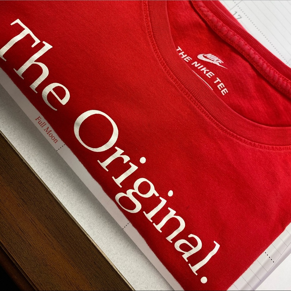 Large Men’s Nike Tee